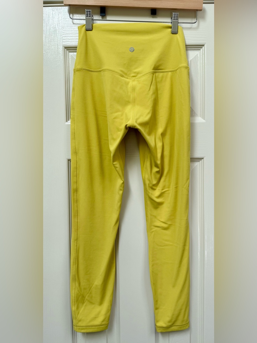 Lululemon Align High Rise 25” Yellow Pear Performance Leggings Size 6 - Picture 3 of 5